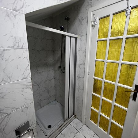 1 Room Apartment Near By Central Train Station Palermo Bagian luar foto