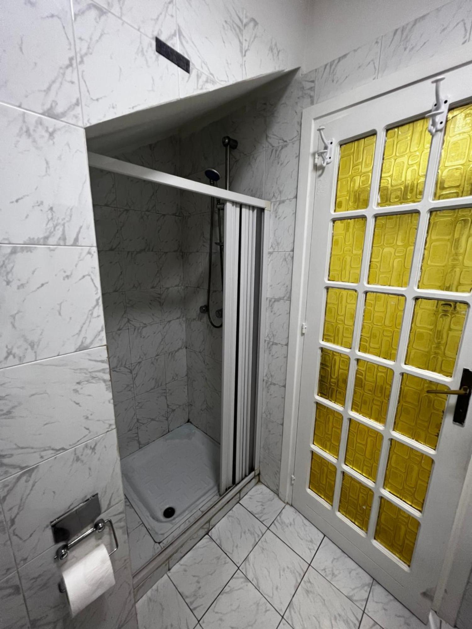 1 Room Apartment Near By Central Train Station Palermo Bagian luar foto